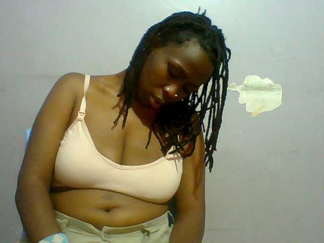 Sweet-petite live cam on BongaCams