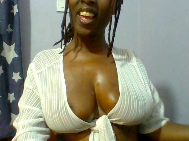 Sweet-petite live cam on BongaCams