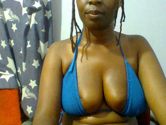 Sweet-petite live cam on BongaCams
