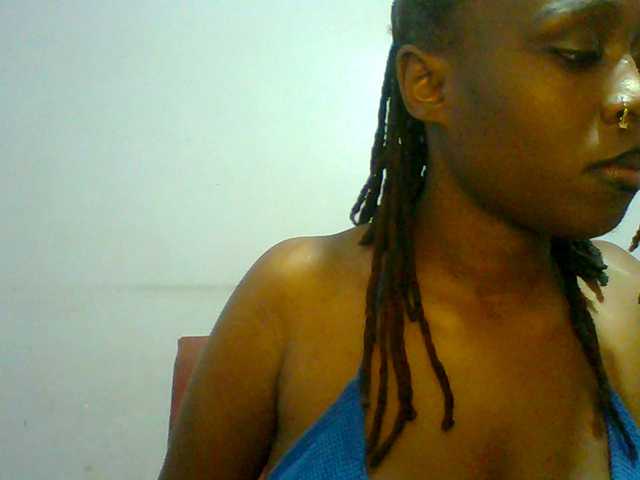 Sweet-petite live cam on BongaCams