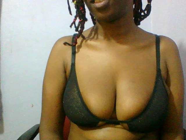 Sweet-petite live cam on BongaCams
