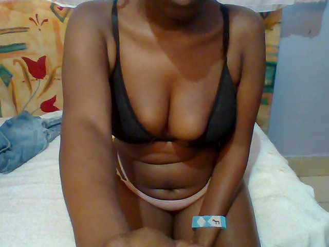 Sweet-petite live cam on BongaCams
