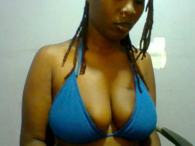 Sweet-petite live cam on BongaCams