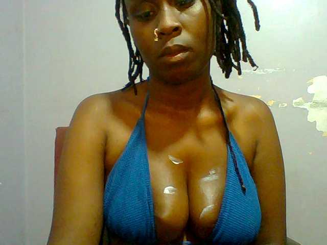 Sweet-petite live cam on BongaCams