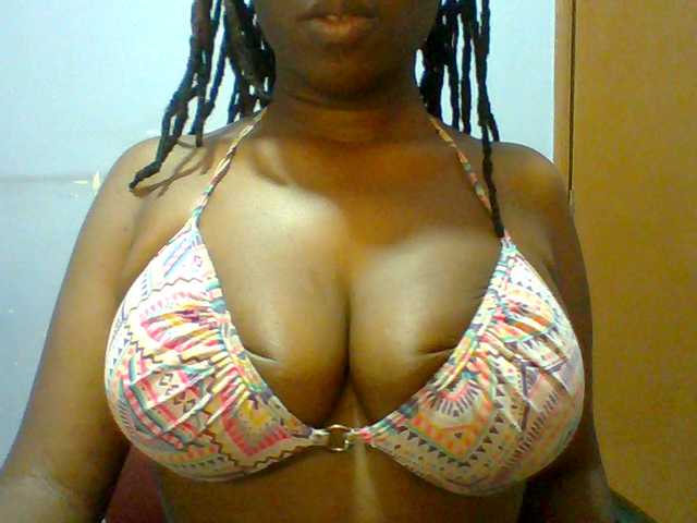 Sweet-petite live cam on BongaCams