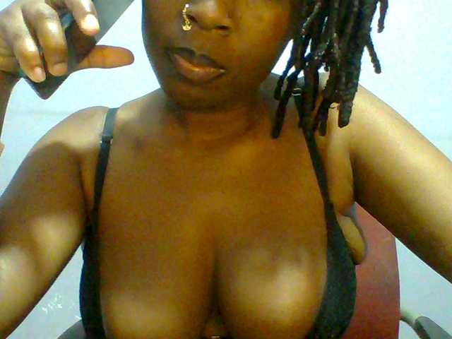 Sweet-petite live cam on BongaCams