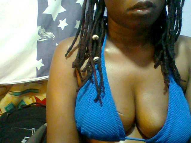 Sweet-petite live cam on BongaCams