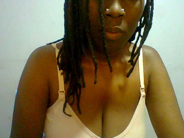 Sweet-petite live cam on BongaCams