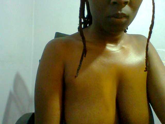 Sweet-petite live cam on BongaCams