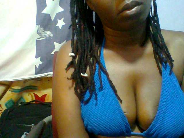 Sweet-petite live cam on BongaCams