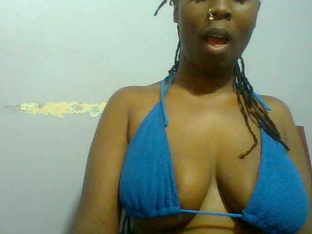 Sweet-petite live cam on BongaCams