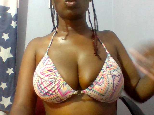 Sweet-petite live cam on BongaCams