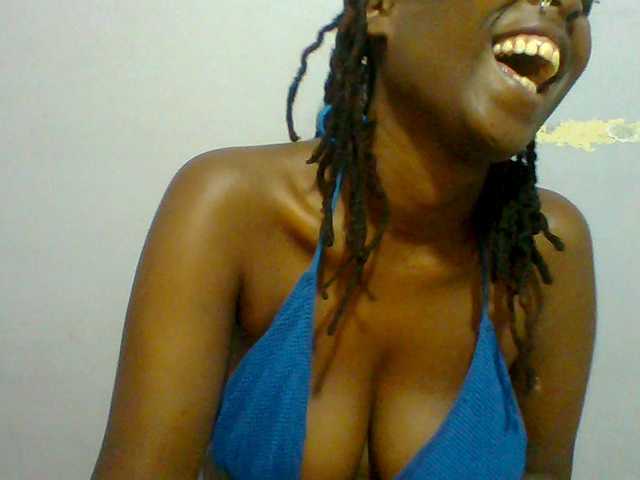 Sweet-petite live cam on BongaCams