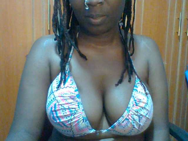 Sweet-petite live cam on BongaCams