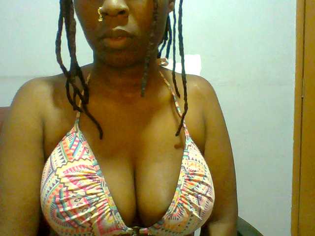 Sweet-petite live cam on BongaCams