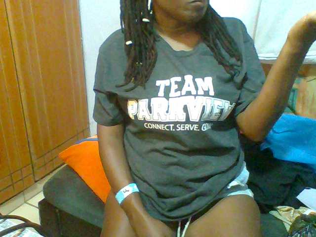 Sweet-petite live cam on BongaCams