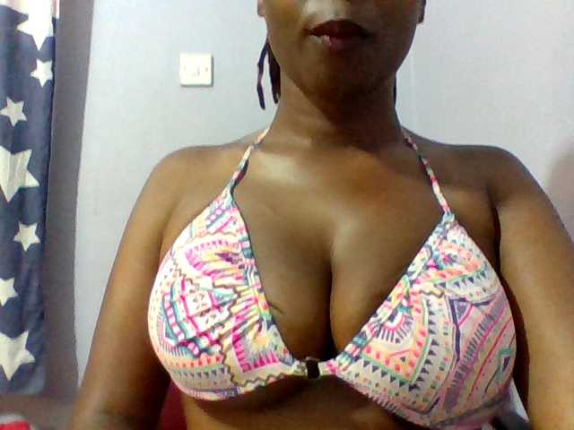 Sweet-petite live cam on BongaCams