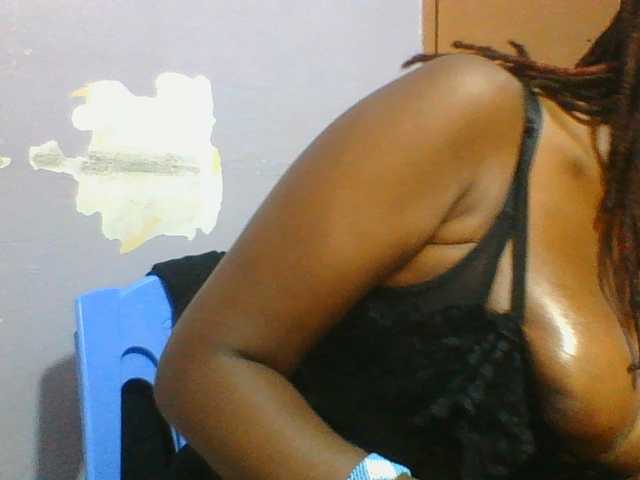 Sweet-petite live cam on BongaCams