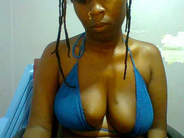 Sweet-petite live cam on BongaCams