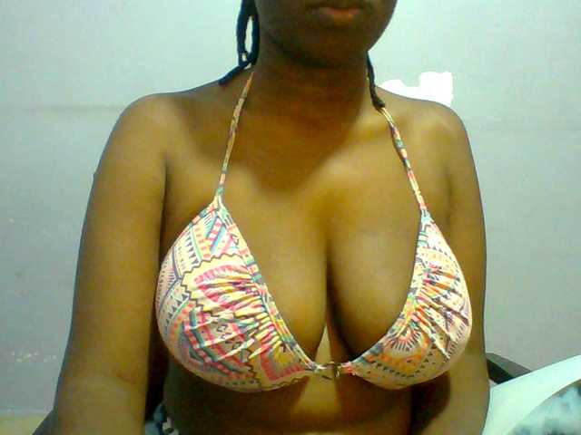 Sweet-petite live cam on BongaCams