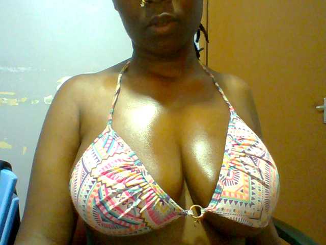 Sweet-petite live cam on BongaCams