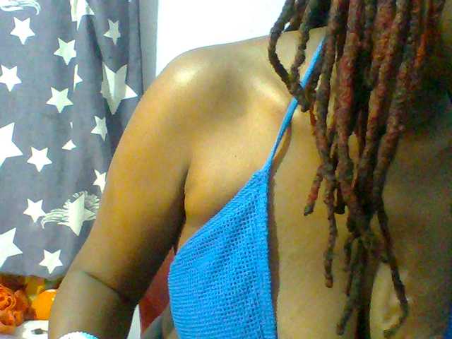 Sweet-petite live cam on BongaCams