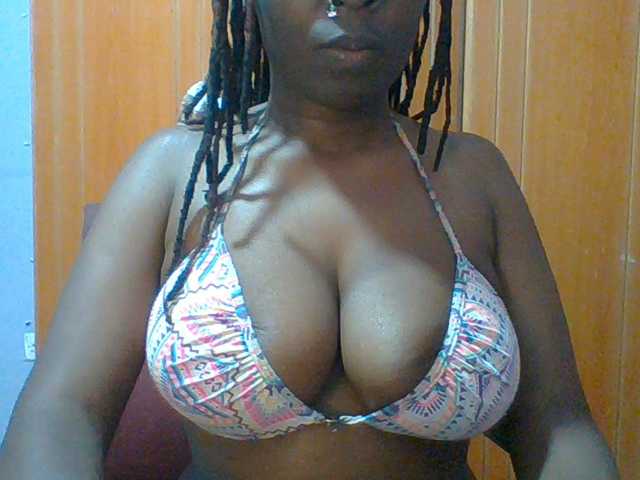 Sweet-petite live cam on BongaCams
