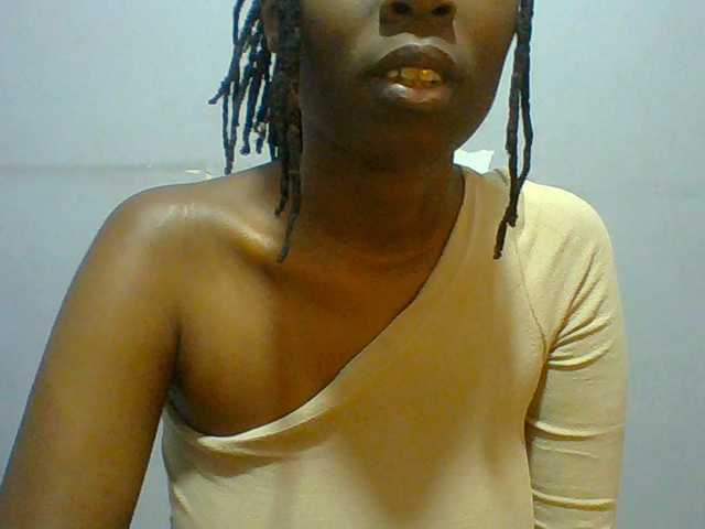 Sweet-petite live cam on BongaCams