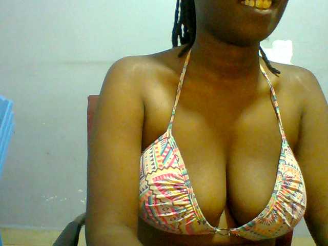 Sweet-petite live cam on BongaCams