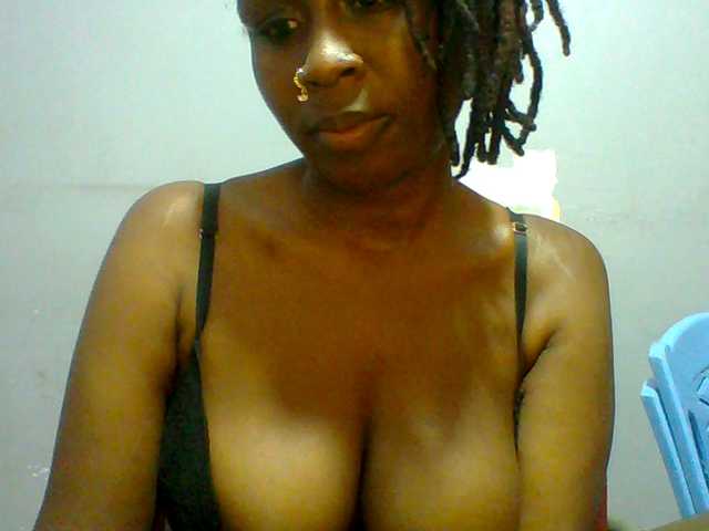 Sweet-petite live cam on BongaCams