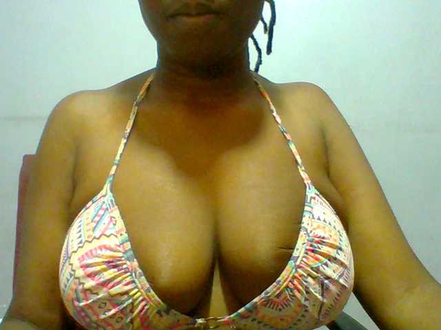 Sweet-petite live cam on BongaCams