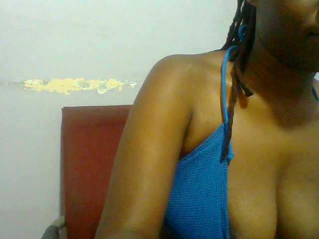 Sweet-petite live cam on BongaCams
