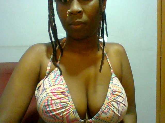 Sweet-petite live cam on BongaCams