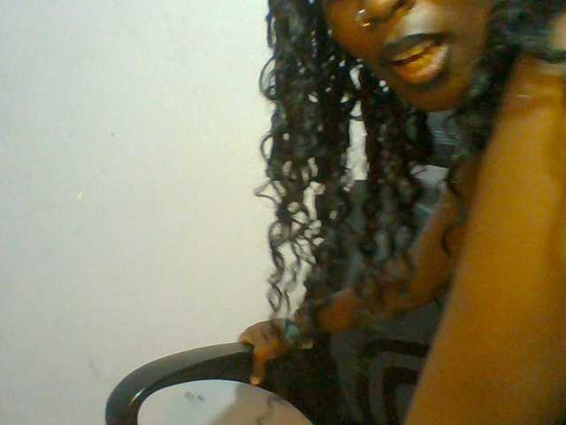 Sweet-petite live cam on BongaCams