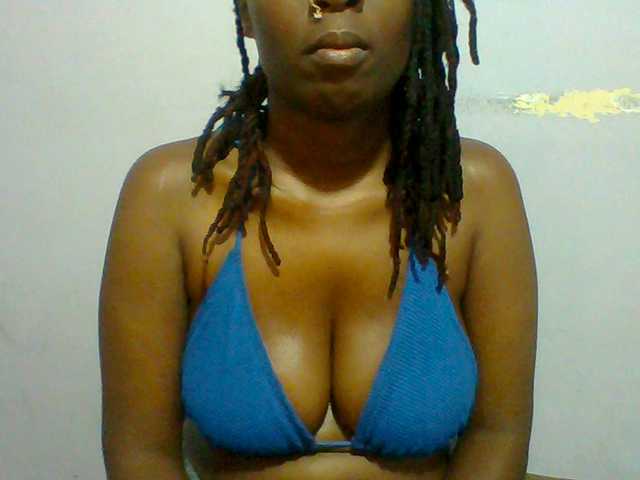 Sweet-petite live cam on BongaCams