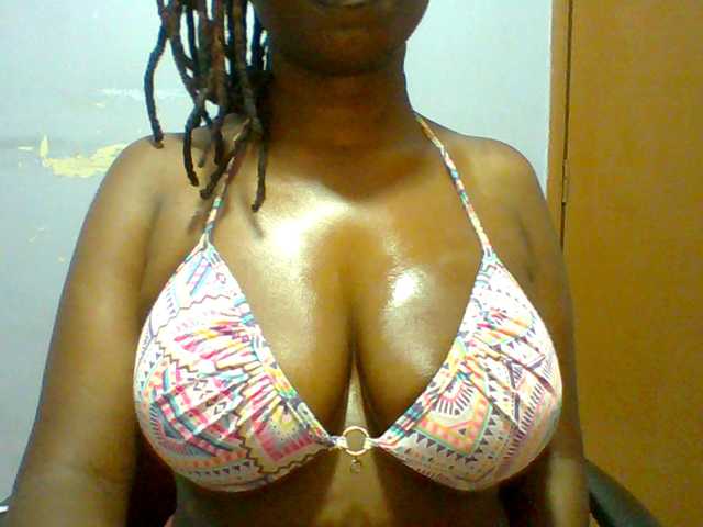 Sweet-petite live cam on BongaCams