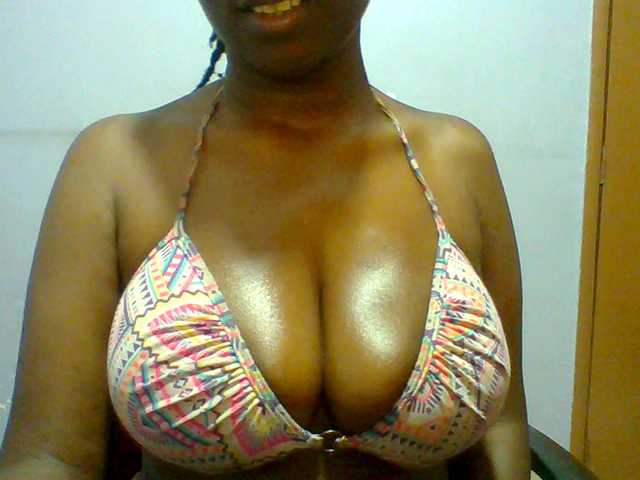 Sweet-petite live cam on BongaCams