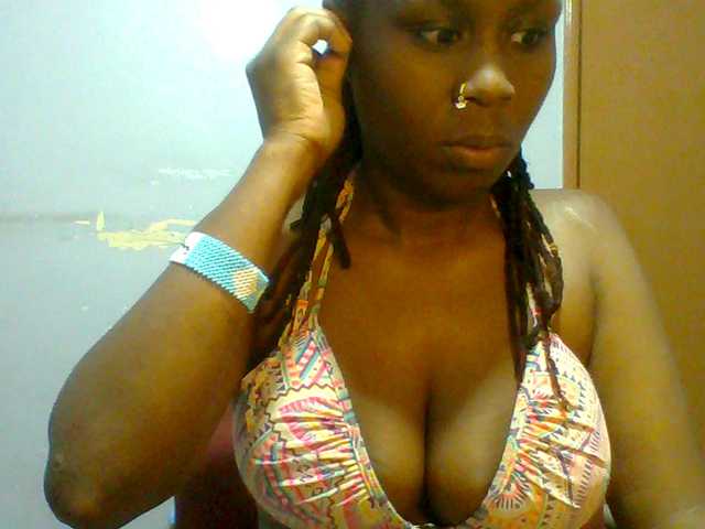 Sweet-petite live cam on BongaCams