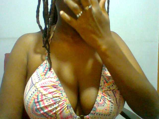 Sweet-petite live cam on BongaCams
