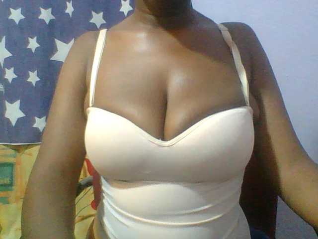 Sweet-petite live cam on BongaCams