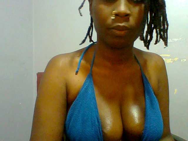 Sweet-petite live cam on BongaCams