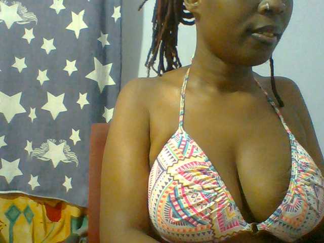 Sweet-petite live cam on BongaCams