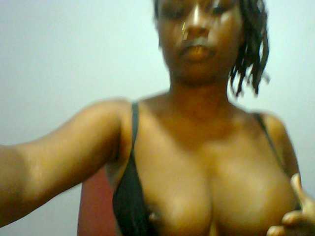 Sweet-petite live cam on BongaCams