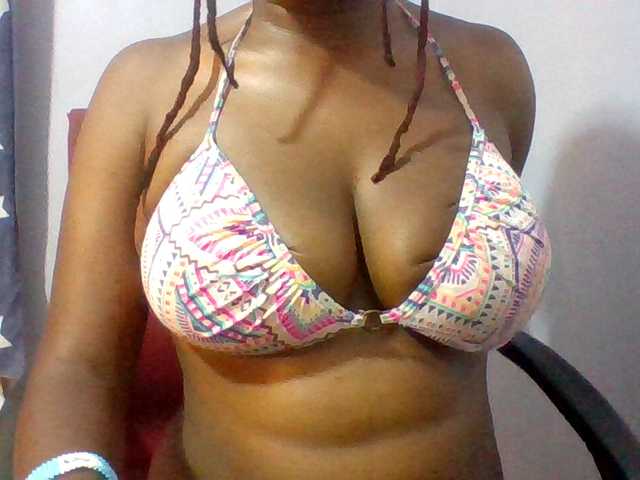 Sweet-petite live cam on BongaCams
