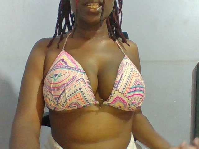 Sweet-petite live cam on BongaCams