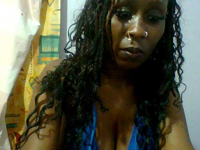 Sweet-petite live cam on BongaCams