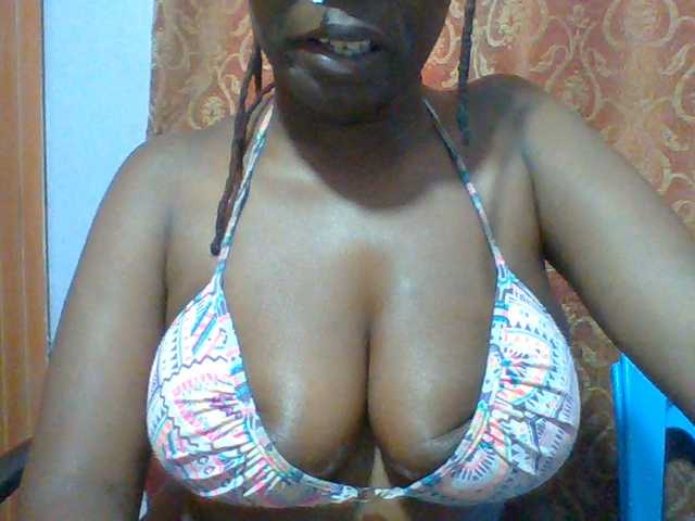 Sweet-petite live cam on BongaCams