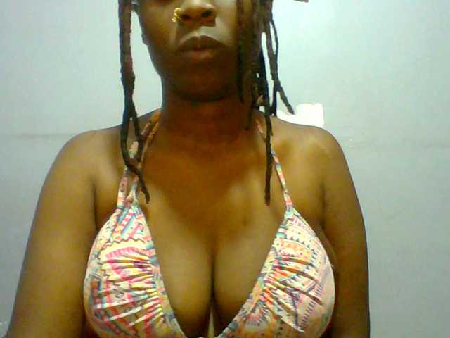 Sweet-petite live cam on BongaCams