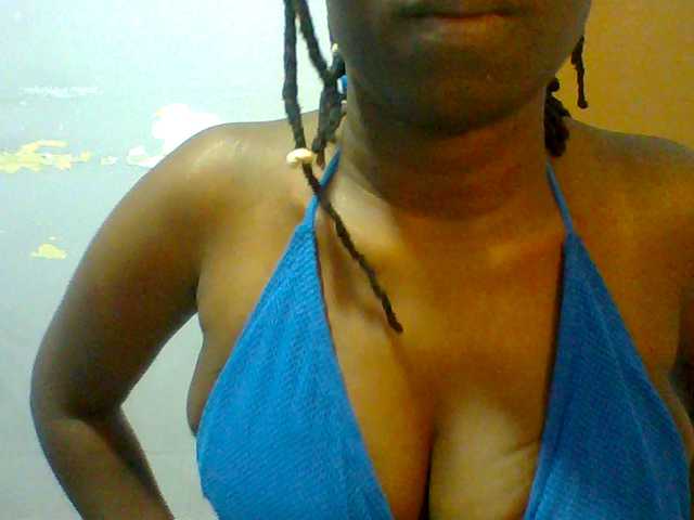 Sweet-petite live cam on BongaCams