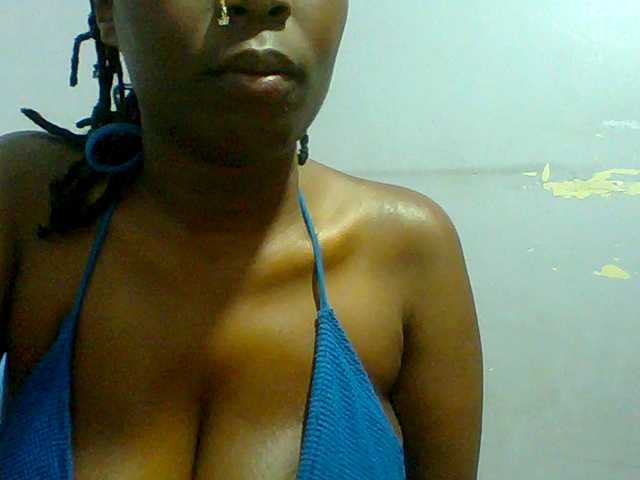 Sweet-petite live cam on BongaCams